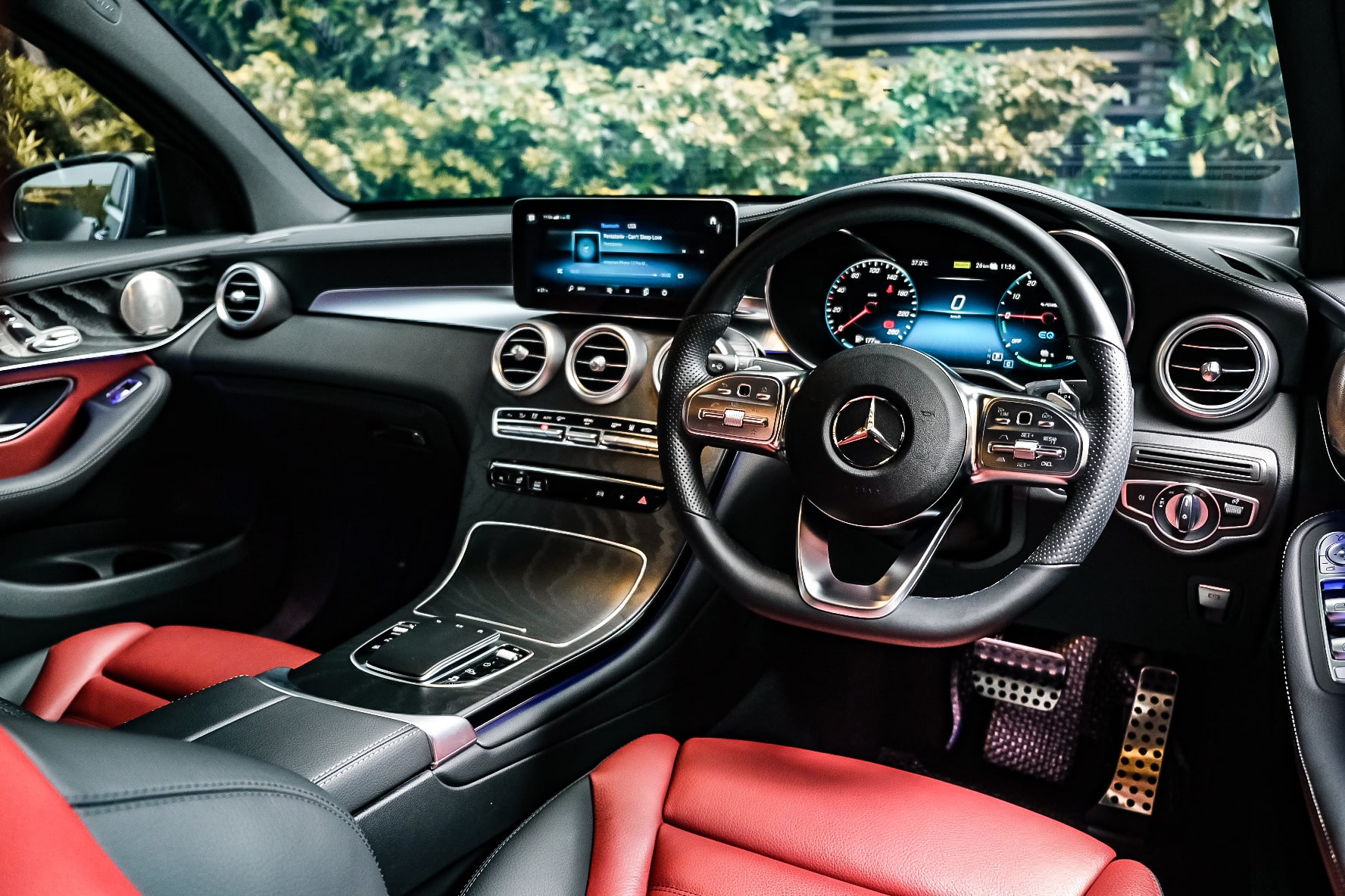 ภายในของรถ Mercedes Benz GLC Coupe AMG 2022